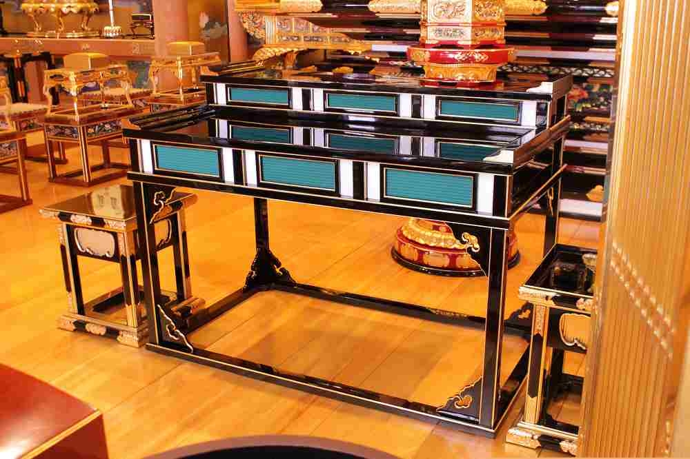 春の新作 hotlife仏壇屋 滝田商店 固定式立焼香机筆返し付 朱塗 2.5尺 巾75cm×高さ75cm 香台 焼香机 御供物台 寺院用仏具滝田商店発行  証明書