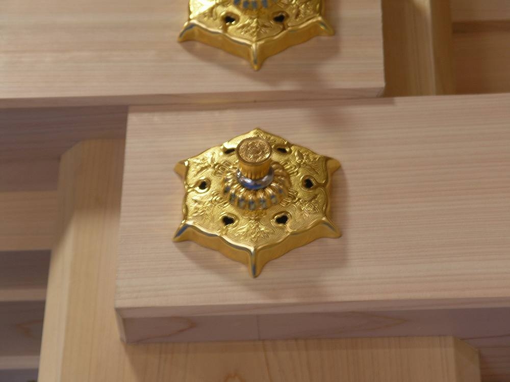 商品紹介｜釘隠し金具 六葉普通型｜浄土真宗（東）｜ 山号額・金具